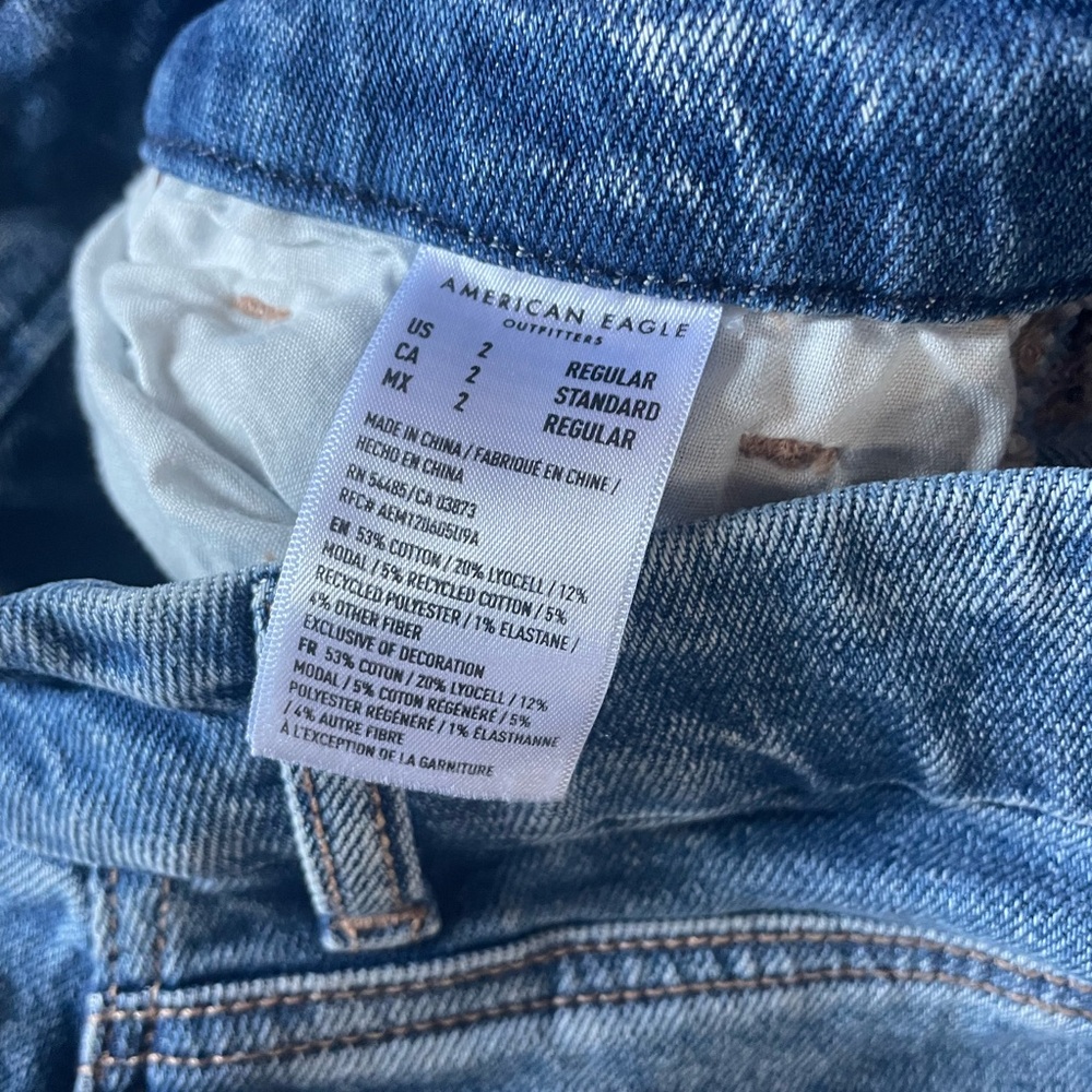 Women’s American Eagle Distressed Jeans ( 2 ) - Picture 3 of 3